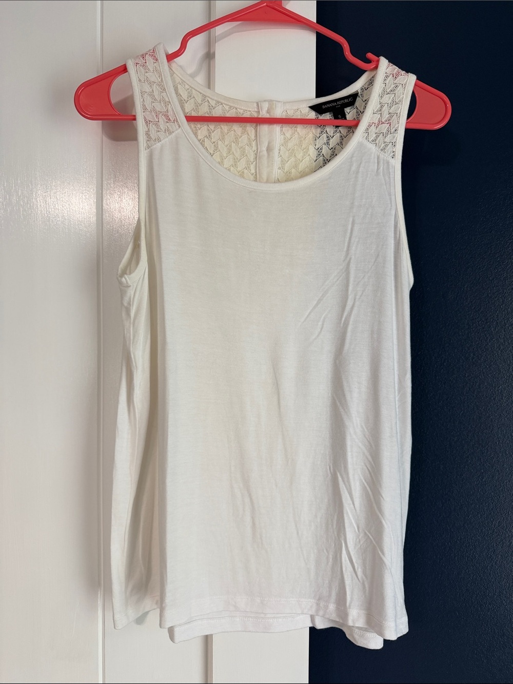 Banana Republic Cream Lace-Trim Scoop Tank